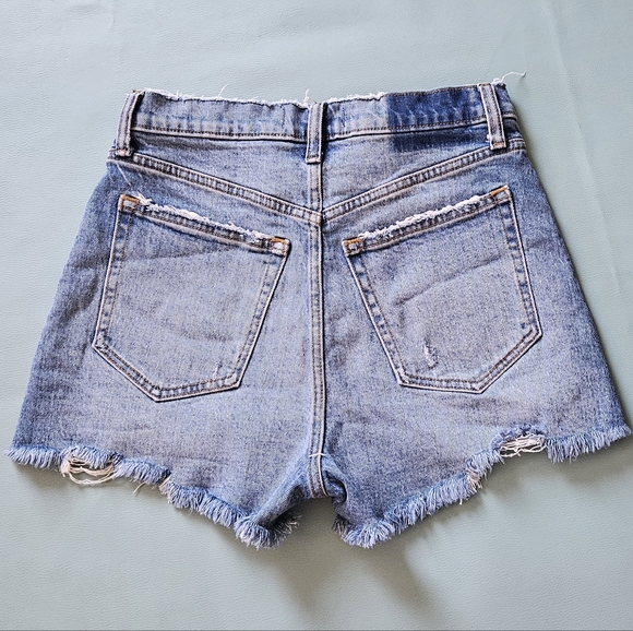 Abercrombie High Rise The Cutoff 3" Short - Picture 3 of 6